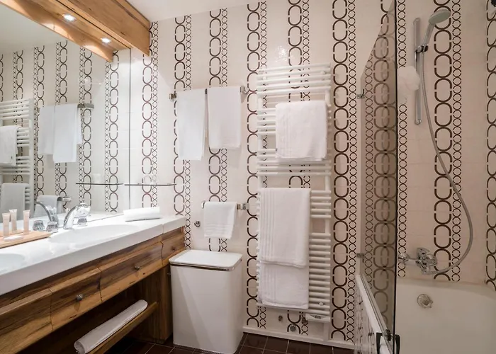 公寓 1850 : Skis Aux Pieds, 4-6 Pers, Parking, Wifi Inclus - Fr-1-575-61 *